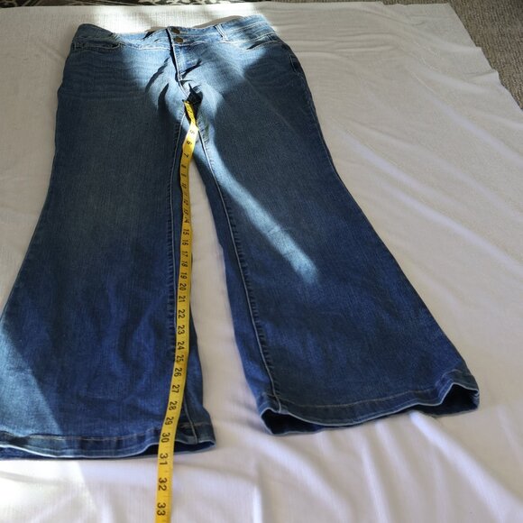 Size 8 - d. jeans flare leg jeans - Medium Wash - Blue Jeans - Denim Jeans - Picture 6 of 11